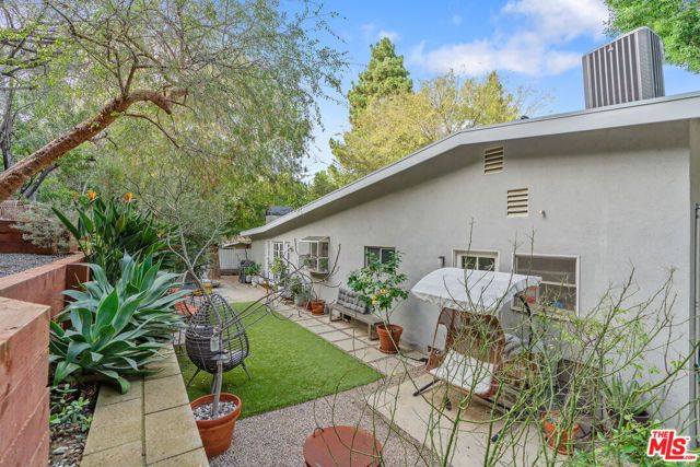 3547 Summerfield Drive, Sherman Oaks, CA 91423