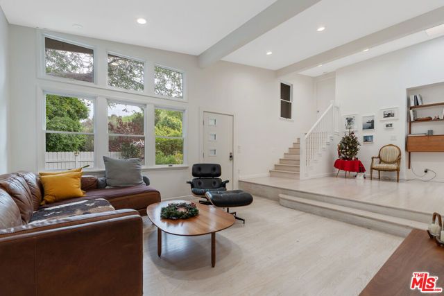 3547 Summerfield Drive, Sherman Oaks, CA 91423