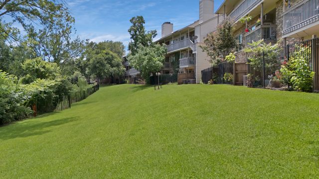 7340 Skillman Street 1106, Dallas, TX 75231
