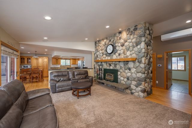 612 S Laguna, Moses Lake, WA 98837