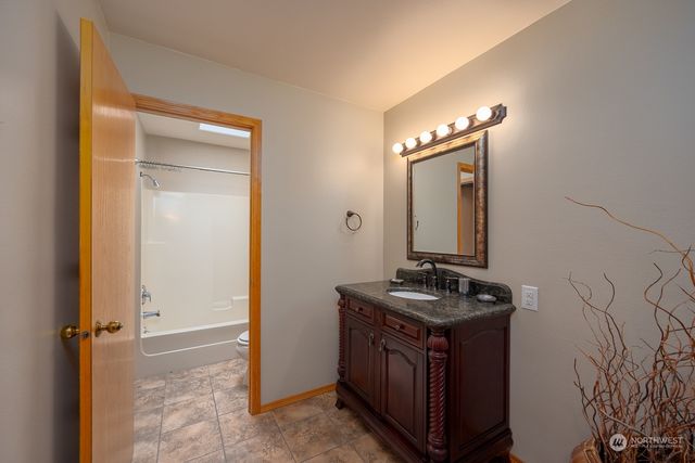 612 S Laguna, Moses Lake, WA 98837