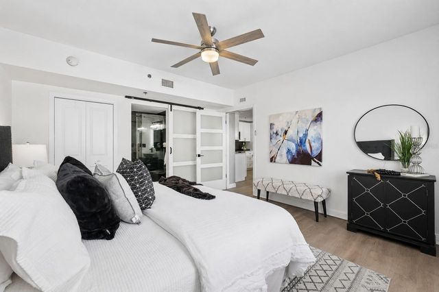 219 4TH AVENUE N 201, St Petersburg, FL 33701
