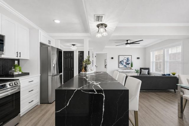 219 4TH AVENUE N 201, St Petersburg, FL 33701