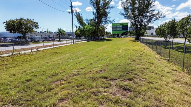 28,000 Square Feet Of Vacant Available For Sale Land, Palmetto Bay, FL 33157