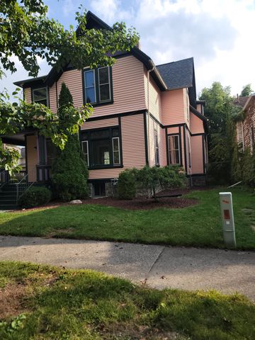 1216 4th Street, Bay City, MI 48708