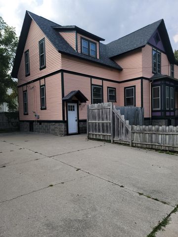 1216 4th Street, Bay City, MI 48708