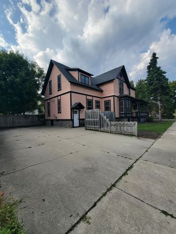 1216 4th Street, Bay City, MI 48708