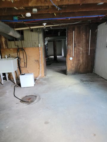 1216 4th Street, Bay City, MI 48708