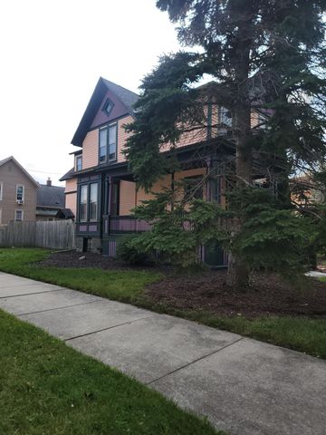 1216 4th Street, Bay City, MI 48708