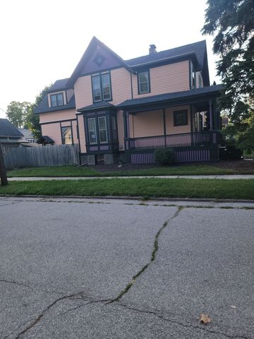 1216 4th Street, Bay City, MI 48708