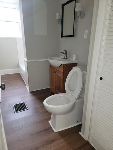 1216 4th Street, Bay City, MI 48708