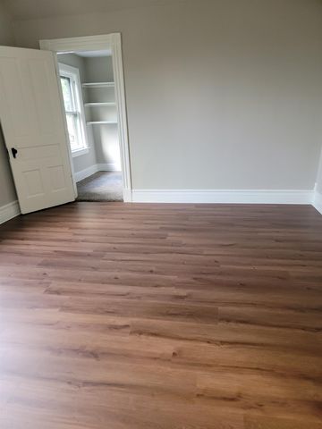 1216 4th Street, Bay City, MI 48708