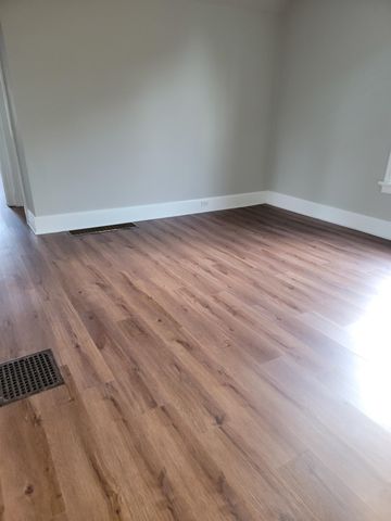 1216 4th Street, Bay City, MI 48708