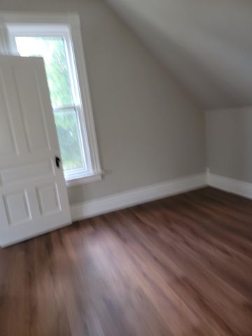 1216 4th Street, Bay City, MI 48708