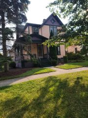 1216 4th Street, Bay City, MI 48708