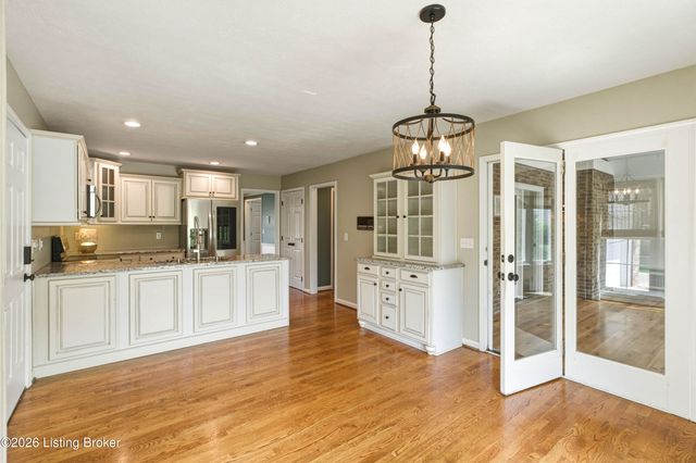 10418 Long Home Rd, Louisville, KY 40291