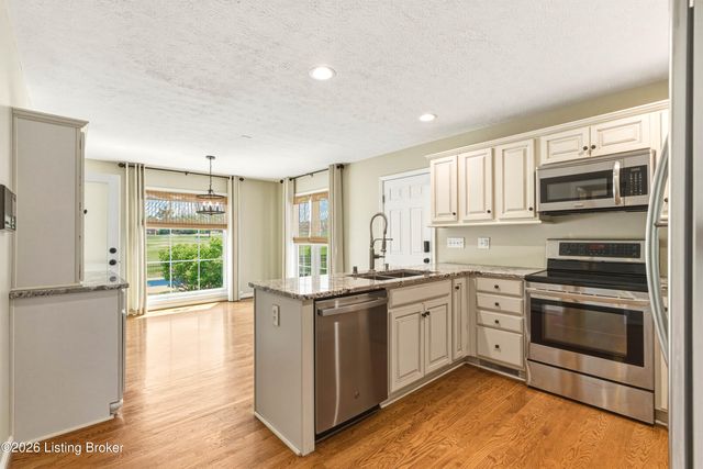 10418 Long Home Rd, Louisville, KY 40291