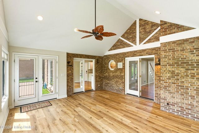 10418 Long Home Rd, Louisville, KY 40291