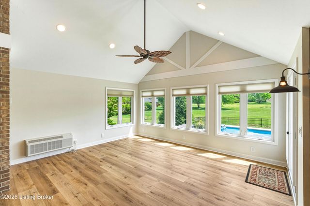 10418 Long Home Rd, Louisville, KY 40291