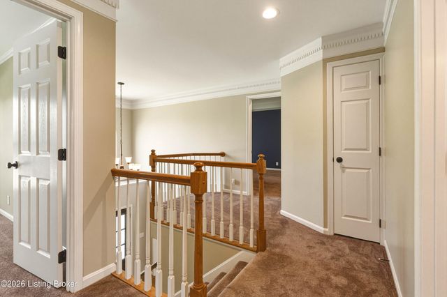 10418 Long Home Rd, Louisville, KY 40291