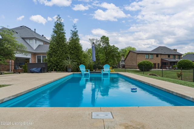 10418 Long Home Rd, Louisville, KY 40291