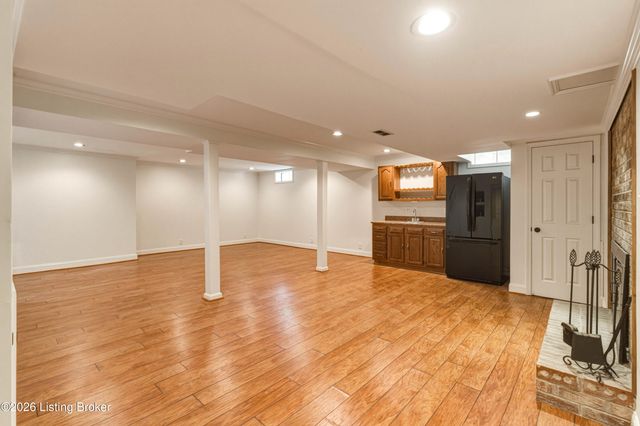 10418 Long Home Rd, Louisville, KY 40291