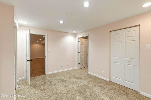 10418 Long Home Rd, Louisville, KY 40291