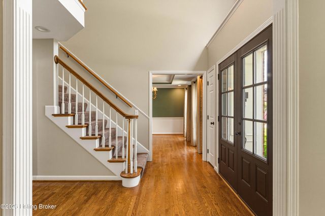 10418 Long Home Rd, Louisville, KY 40291