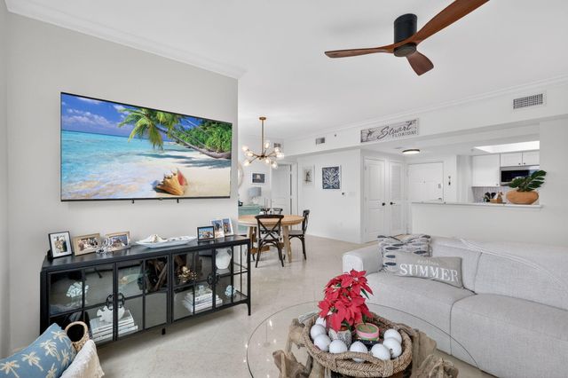 675 NW Flagler Avenue Unit 202, Stuart, FL 34994