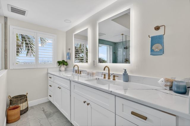 675 NW Flagler Avenue Unit 202, Stuart, FL 34994