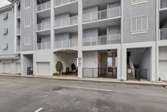 675 NW Flagler Avenue Unit 202, Stuart, FL 34994