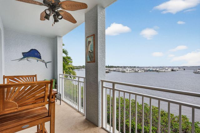 675 NW Flagler Avenue Unit 202, Stuart, FL 34994
