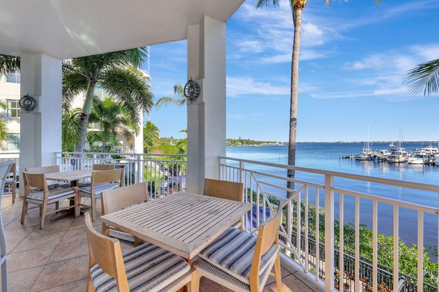 675 NW Flagler Avenue Unit 202, Stuart, FL 34994