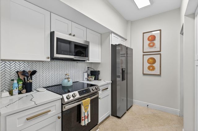 675 NW Flagler Avenue Unit 202, Stuart, FL 34994