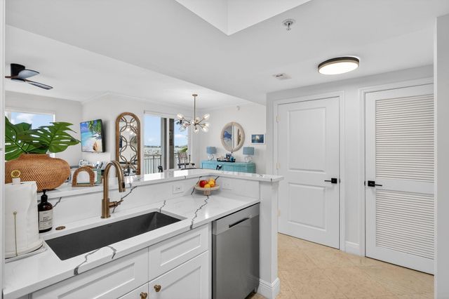 675 NW Flagler Avenue Unit 202, Stuart, FL 34994