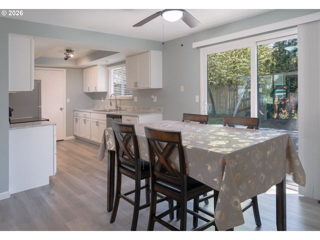 15840 Sw SUNSET Ct, Sherwood, OR 97140