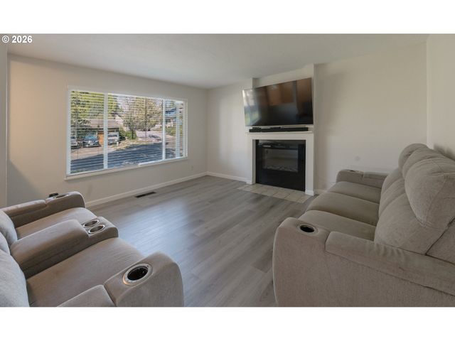 15840 Sw SUNSET Ct, Sherwood, OR 97140