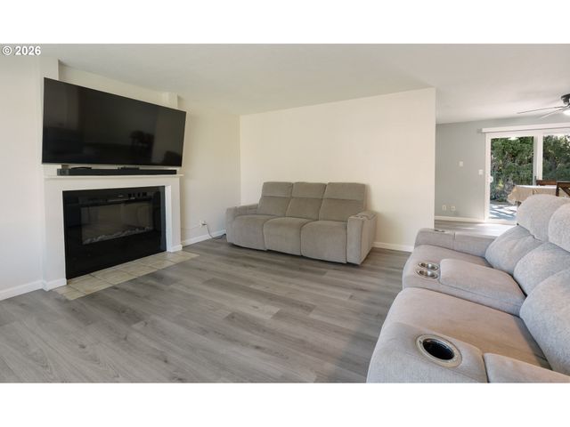 15840 Sw SUNSET Ct, Sherwood, OR 97140