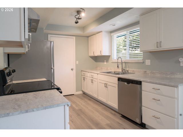 15840 Sw SUNSET Ct, Sherwood, OR 97140