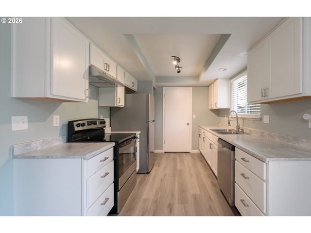 15840 Sw SUNSET Ct, Sherwood, OR 97140