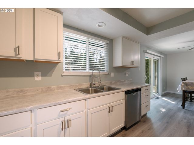 15840 Sw SUNSET Ct, Sherwood, OR 97140