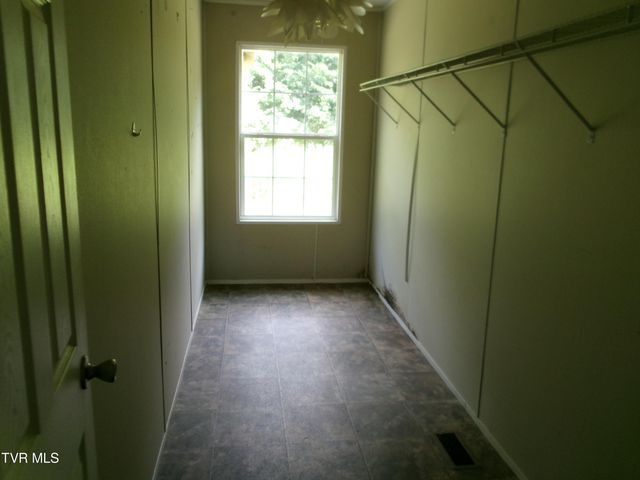 2035 Viking Mountain Road, Greeneville, TN 37743