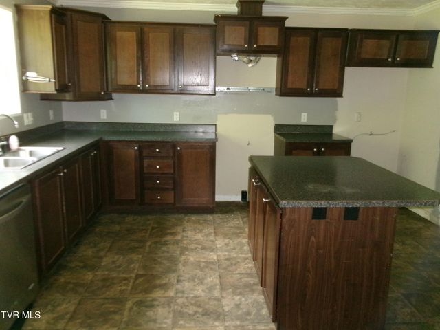 2035 Viking Mountain Road, Greeneville, TN 37743