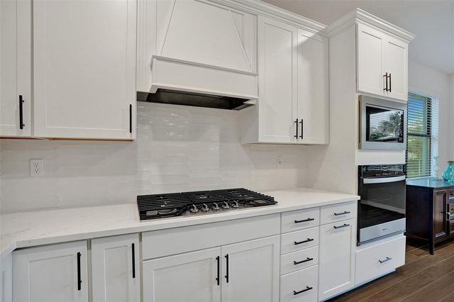 4422 S Silverwood Lane, Oakland Park, FL 33309