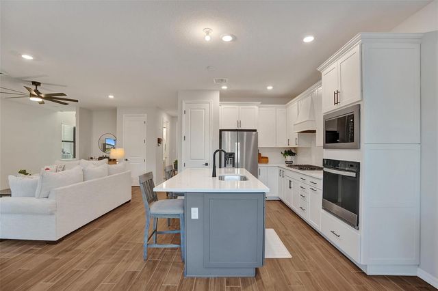 4422 S Silverwood Lane, Oakland Park, FL 33309