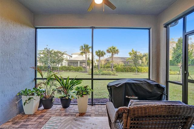 4422 S Silverwood Lane, Oakland Park, FL 33309