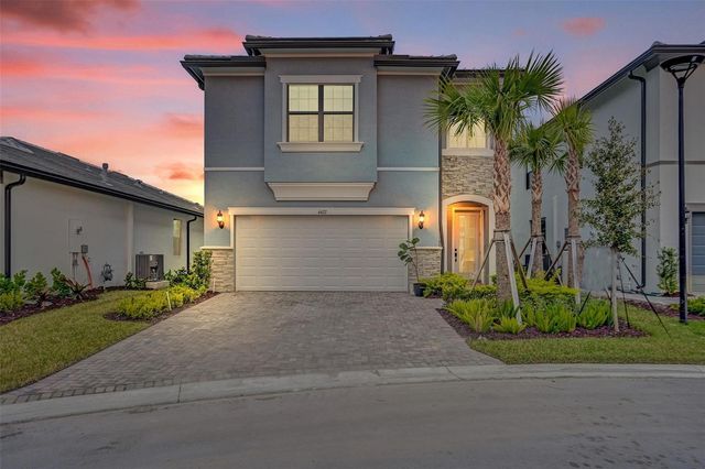 4422 S Silverwood Lane, Oakland Park, FL 33309