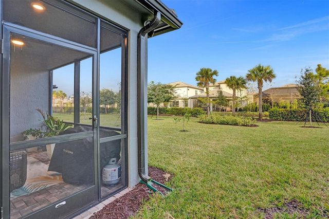 4422 S Silverwood Lane, Oakland Park, FL 33309