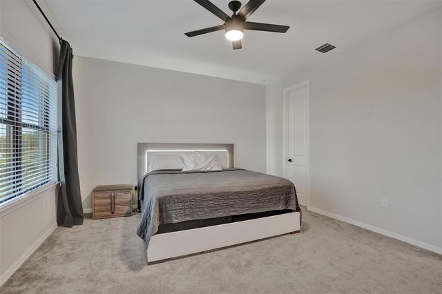4422 S Silverwood Lane, Oakland Park, FL 33309