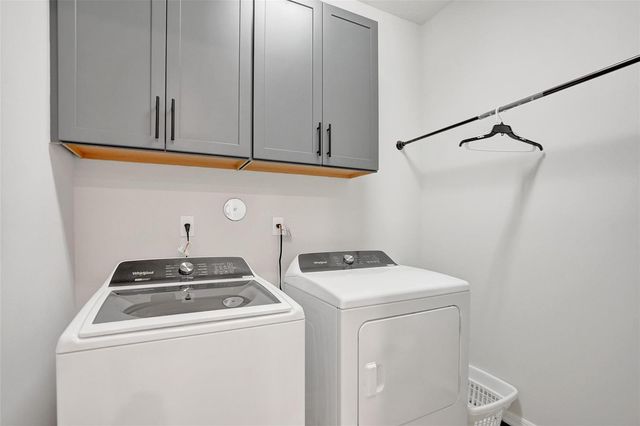 4422 S Silverwood Lane, Oakland Park, FL 33309